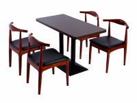 鋼木西餐桌和牛角椅子組合