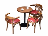北歐風咖啡店圓桌子和椅子