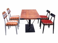 四人位工業風主題餐廳桌椅